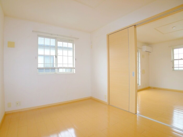 物件内観写真10　(室内からの展望)