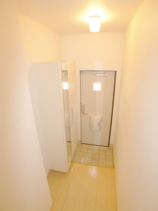 物件内観写真16　(玄関)