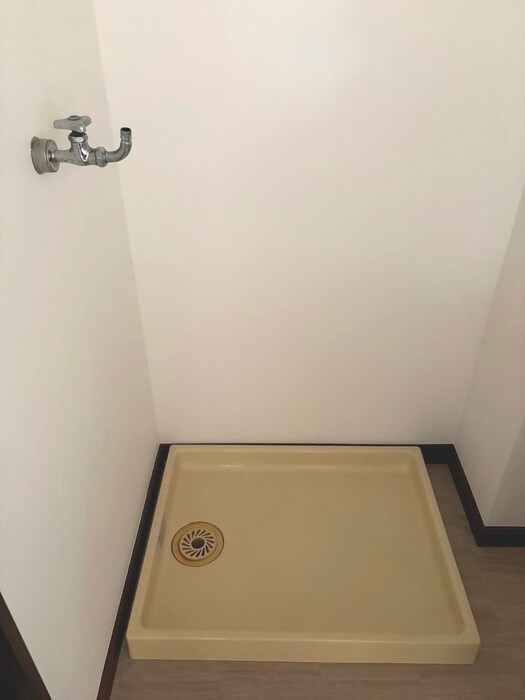 物件内観写真11　(洗濯機置場)