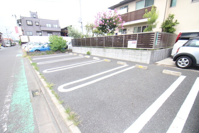 物件外観写真6　(駐車場)