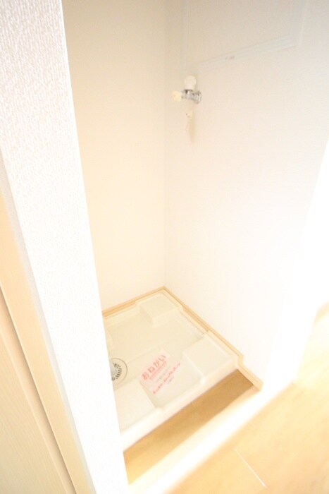 物件内観写真12　(洗濯機置場)