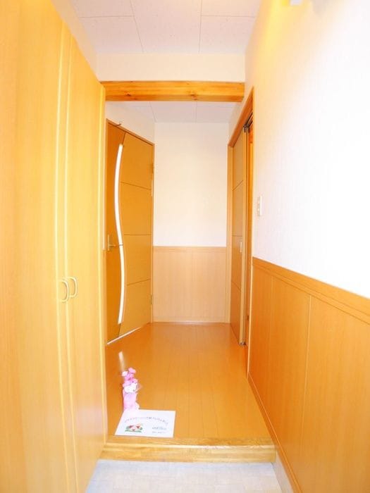 物件内観写真12　(玄関)