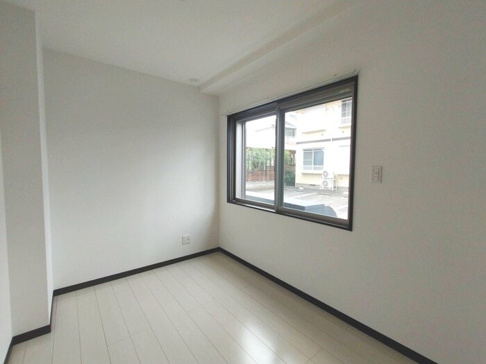 物件内観写真11　(居室)