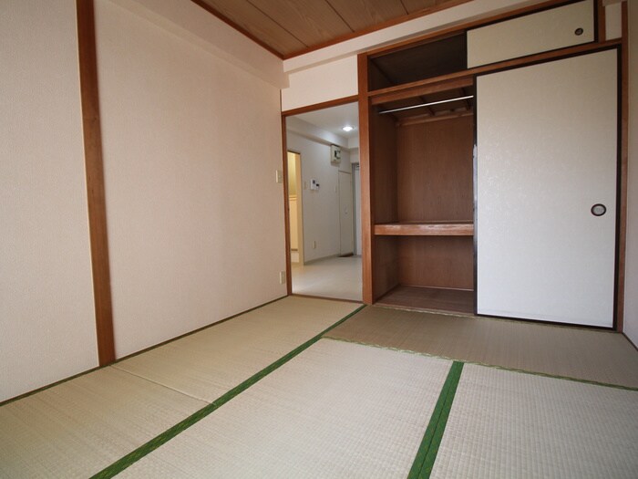 物件内観写真9　(居室)