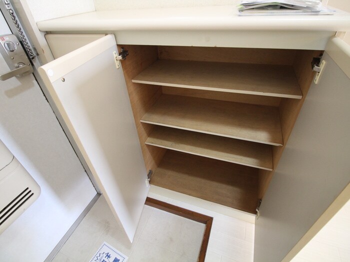 物件内観写真17　(靴箱)