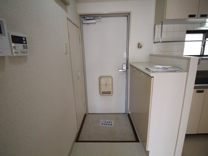 物件内観写真22　(玄関)