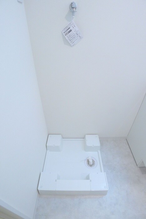 物件内観写真18　(洗濯機置場)