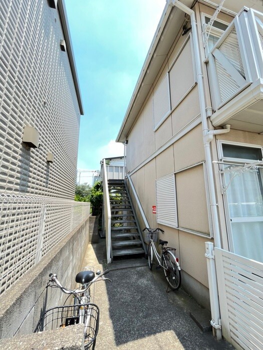 物件外観写真6　(エントランス部分)