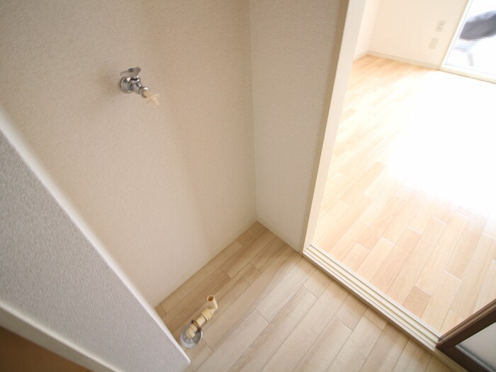 物件内観写真13　(洗濯機置場)