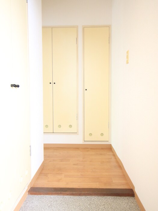 物件内観写真7　(玄関)