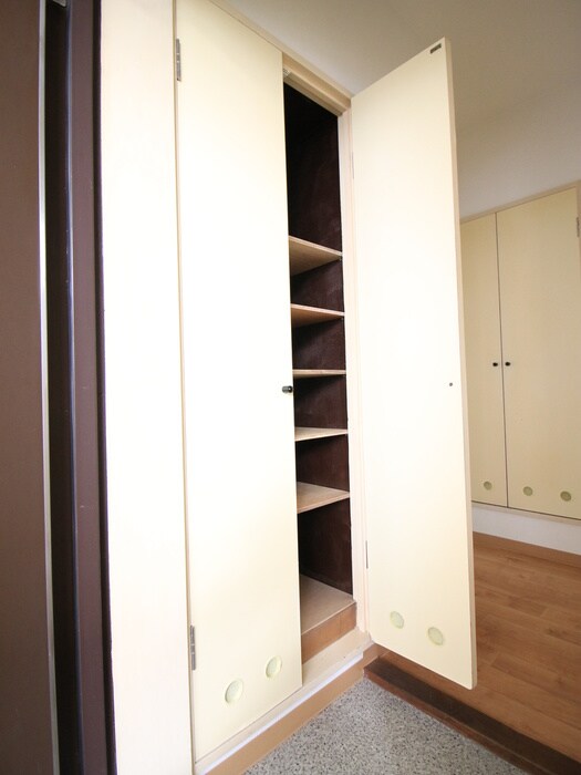 物件内観写真8　(靴箱)