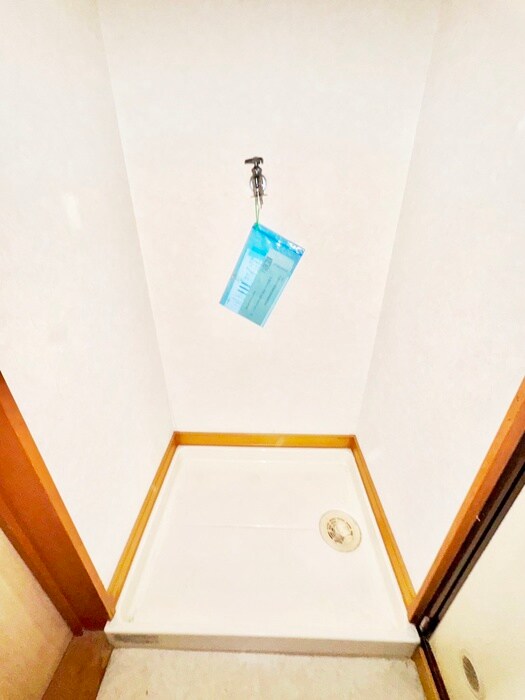 物件内観写真13　(洗濯機置場)