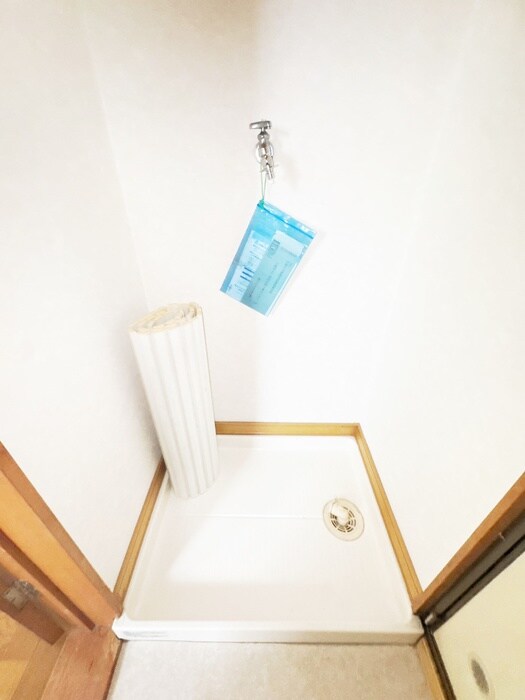 物件内観写真13　(洗濯機置場)