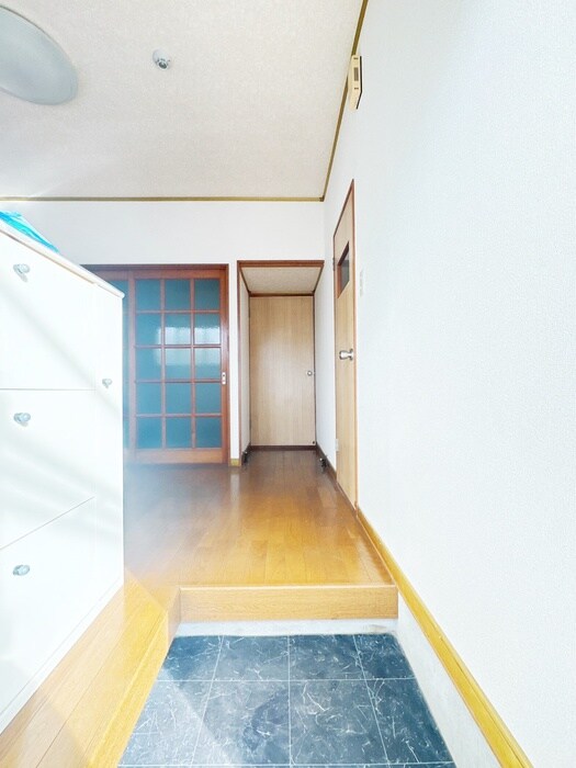 物件内観写真14　(玄関)