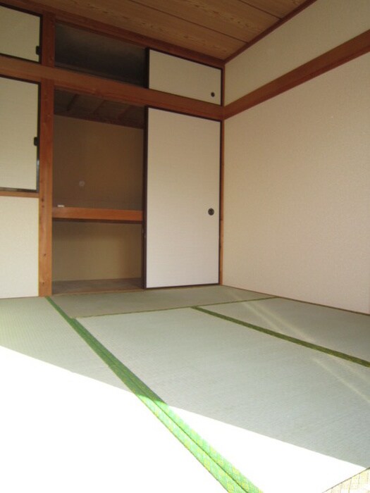 物件内観写真8　(居室)