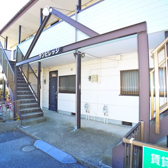 物件外観写真4　(エントランス部分)