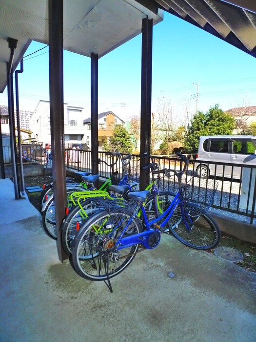 物件外観写真5　(駐輪場)