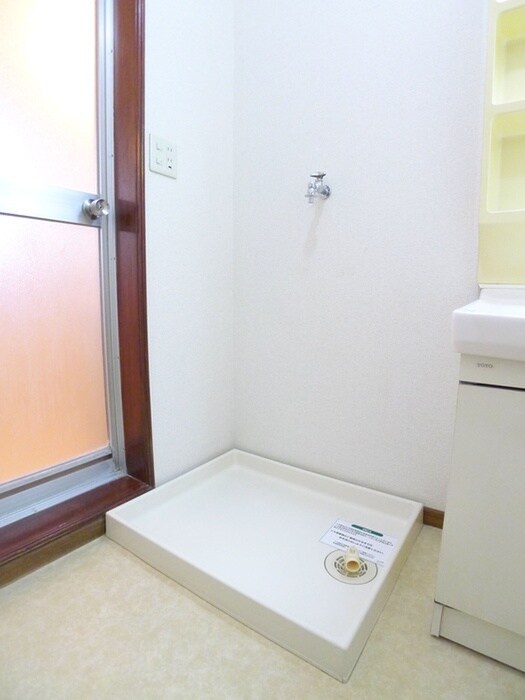 物件内観写真15　(洗濯機置場)