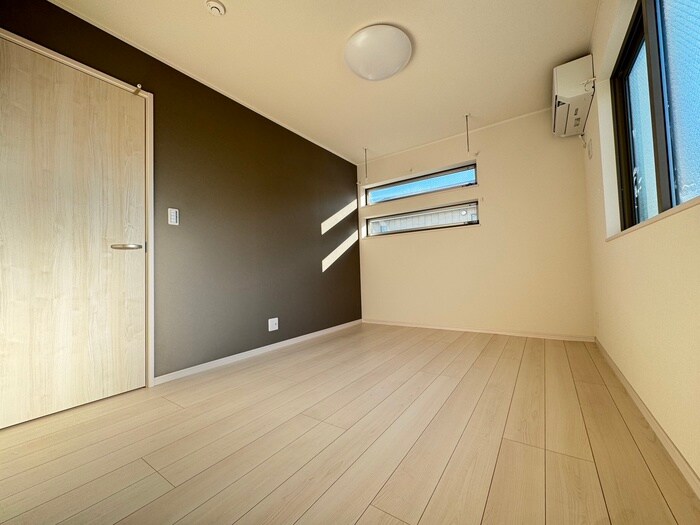 物件内観写真8　(居室)