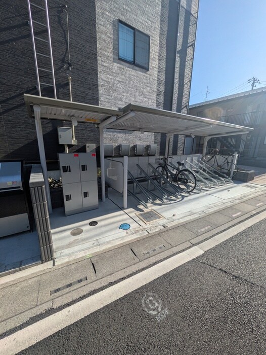 物件外観写真5　(駐輪場)