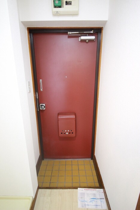 物件内観写真10　(玄関)