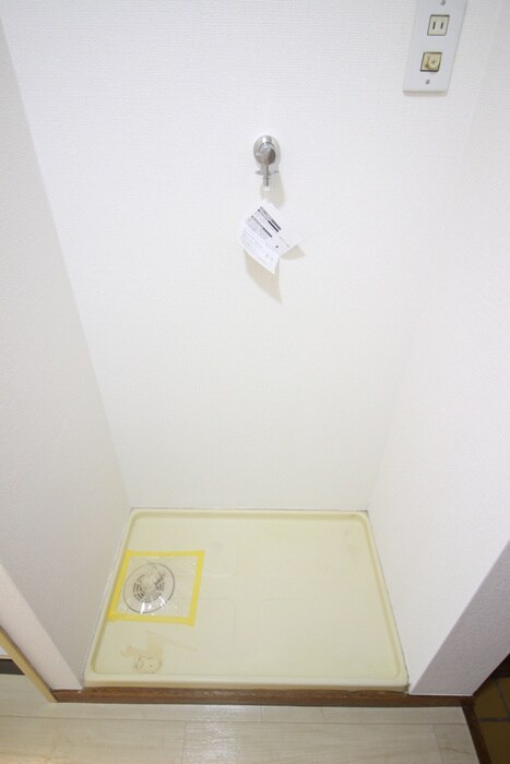 物件内観写真13　(洗濯機置場)