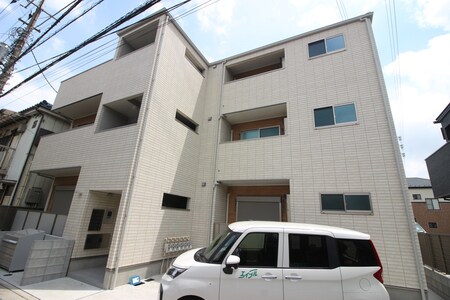 プレミオ草加新田外観写真
