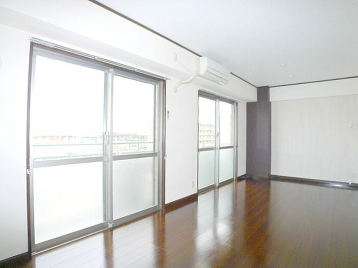 物件内観写真10　(室内からの展望)