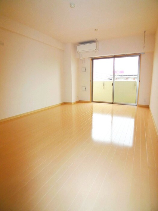 物件内観写真14　(室内からの展望)