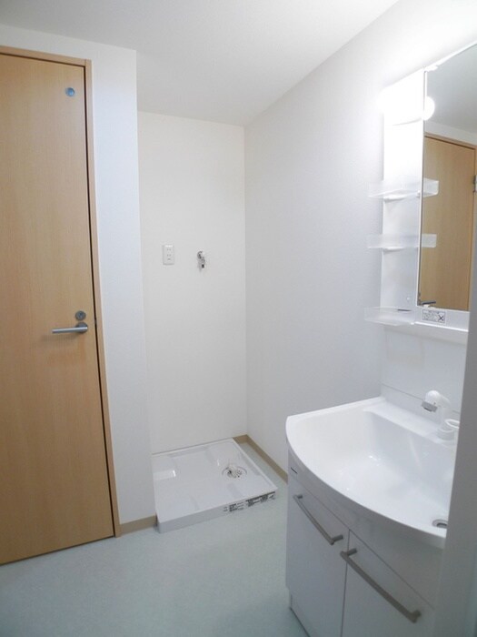 物件内観写真14　(洗濯機置場)