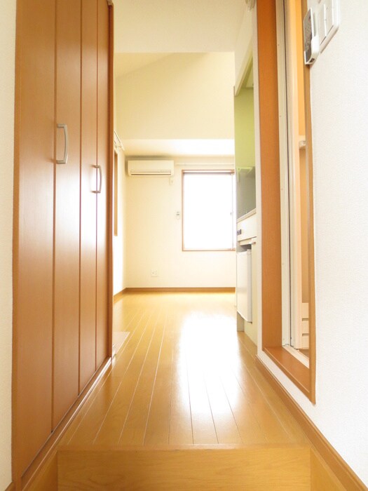 物件内観写真7　(玄関)