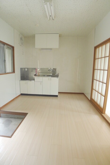 物件内観写真8　(室内からの展望)