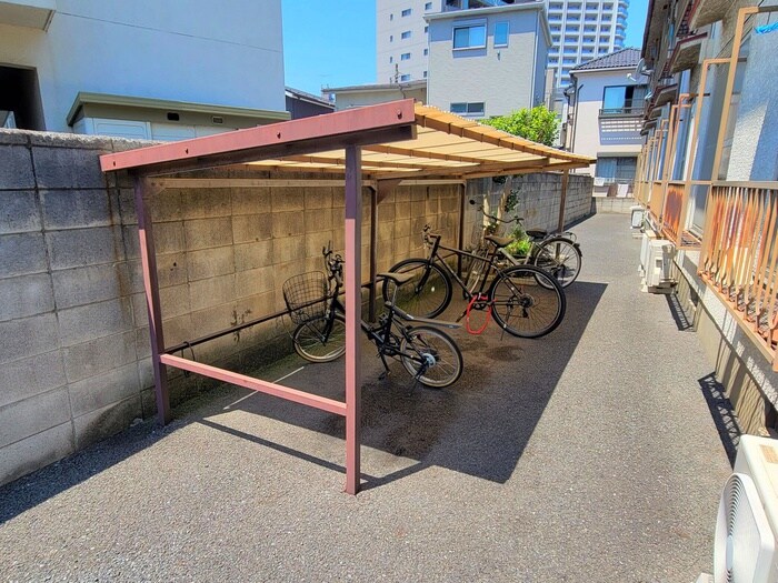 物件外観写真3　(駐輪場)