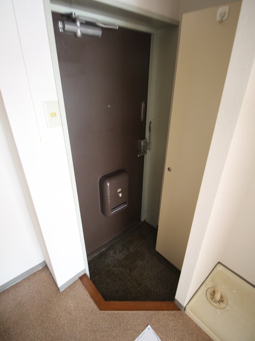 物件内観写真7　(玄関)