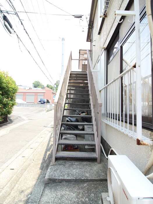 物件外観写真5　(エントランス部分)