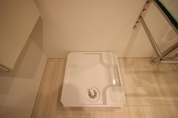 物件内観写真16　(洗濯機置場)