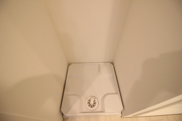 物件内観写真16　(洗濯機置場)