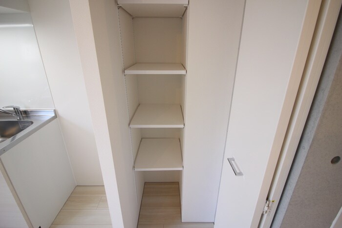 物件内観写真18　(収納)
