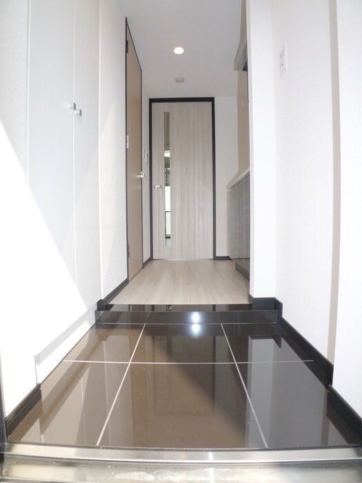 物件内観写真17　(玄関)