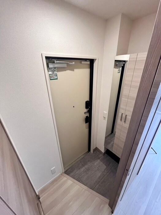 物件内観写真7　(玄関)