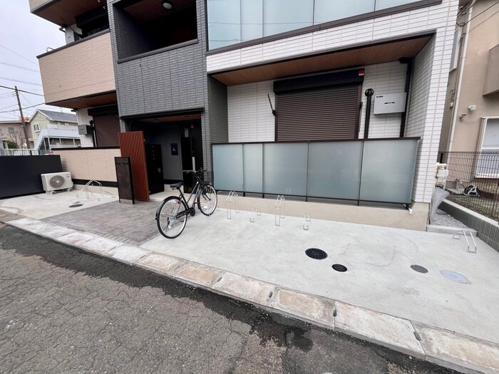 物件外観写真3　(駐輪場)