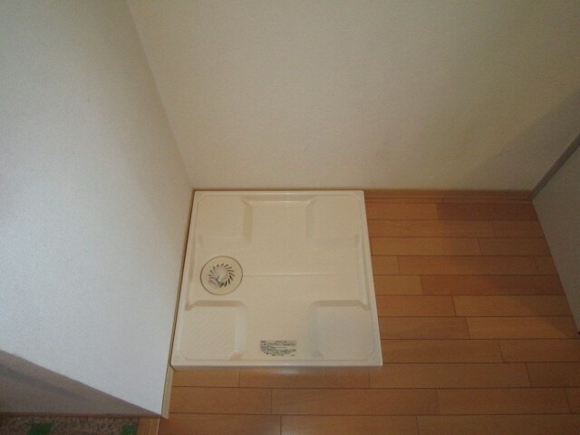 物件内観写真13　(洗濯機置場)