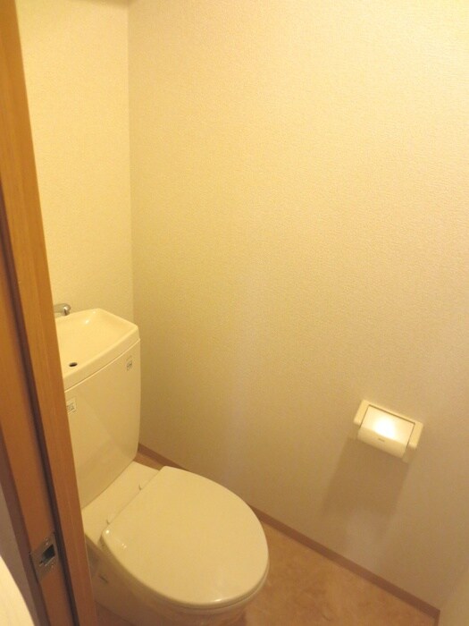 物件内観写真8　(トイレ)