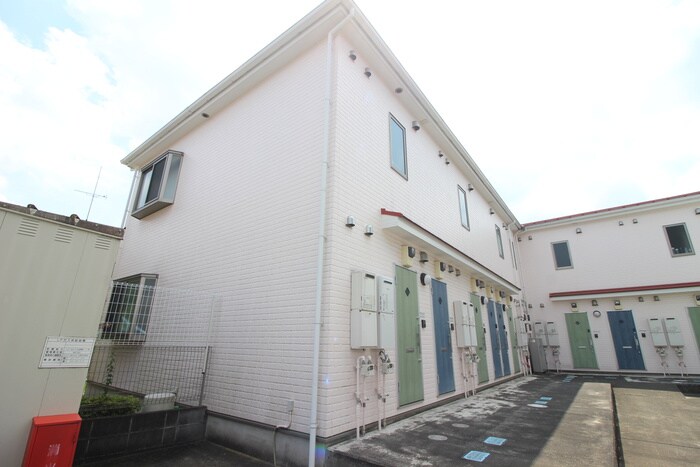 物件外観写真3　(エントランス部分)