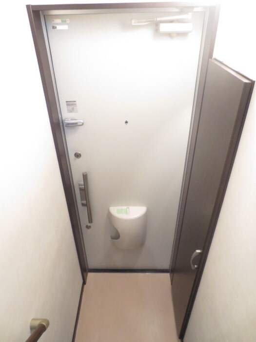 物件内観写真14　(玄関)