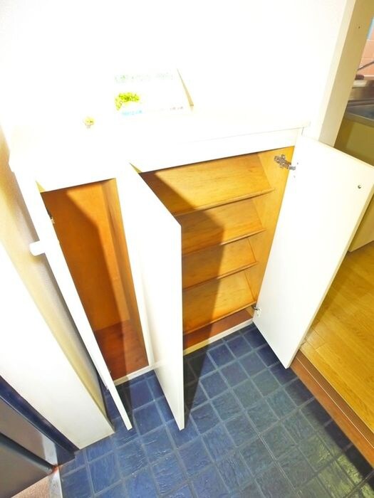 物件内観写真8　(靴箱)