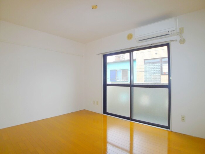 物件内観写真11　(室内からの展望)