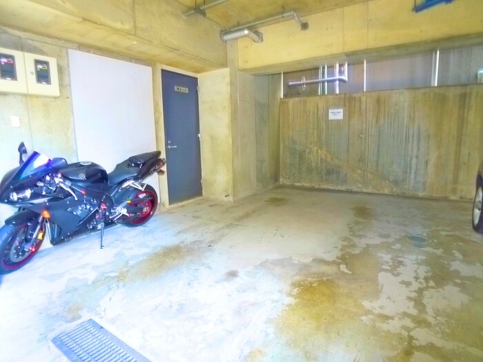 物件外観写真6　(駐車場)