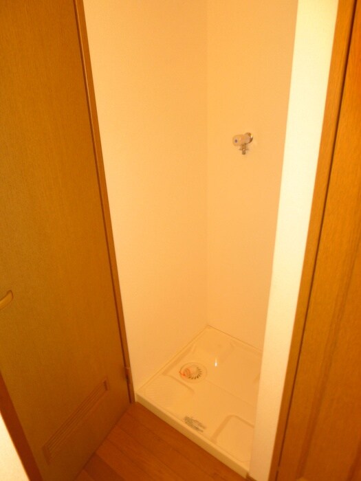 物件内観写真13　(洗濯機置場)