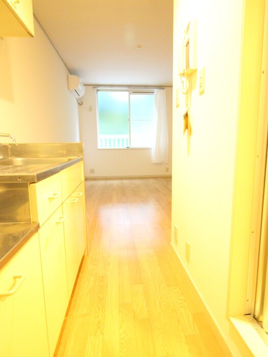 物件内観写真16　(廊下)